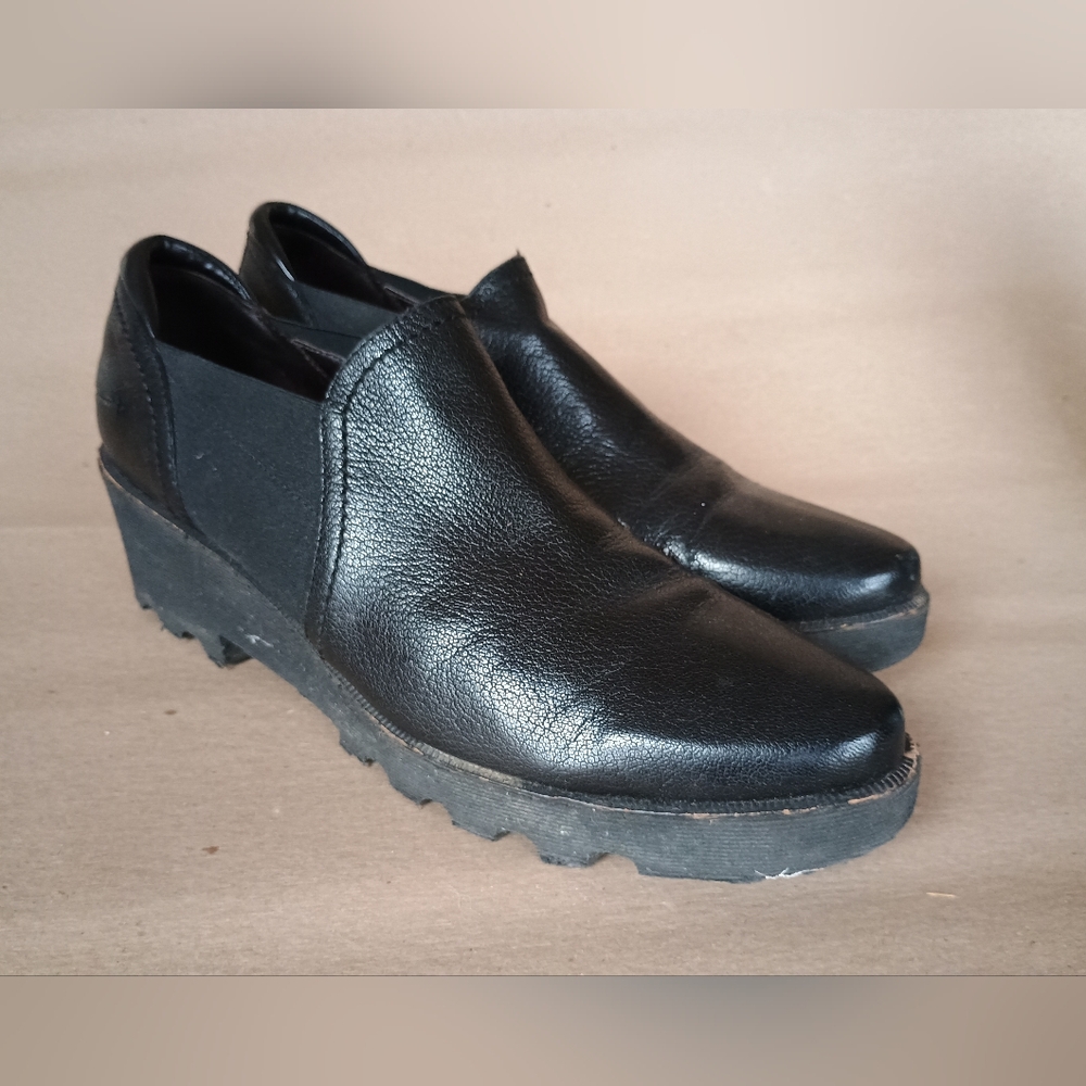 Donald J Pliner Ladies Sz 11 Black Leather Loafer Lug Sole Italy